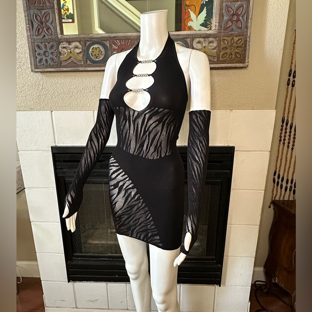 Fashion Nova Black sexy Mini Dress and gloves OS